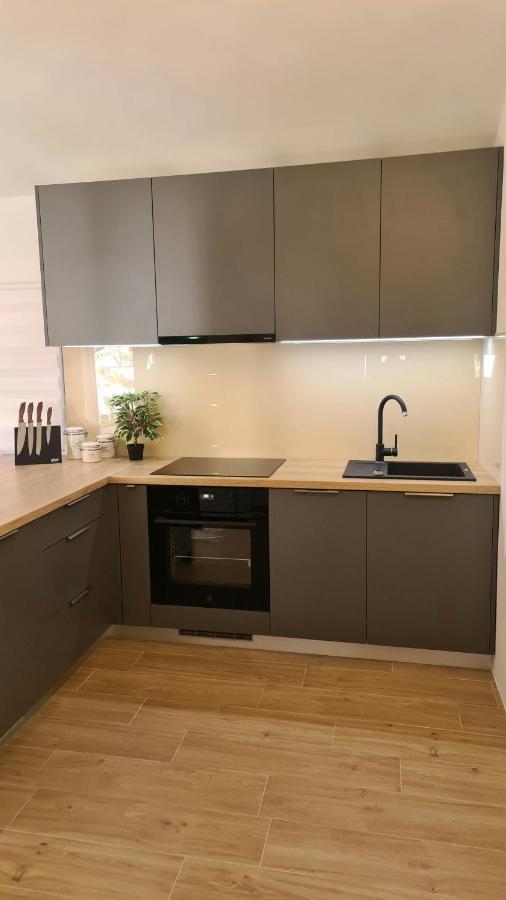 Family Oasis Apartment Zukve วรซี ภายนอก รูปภาพ