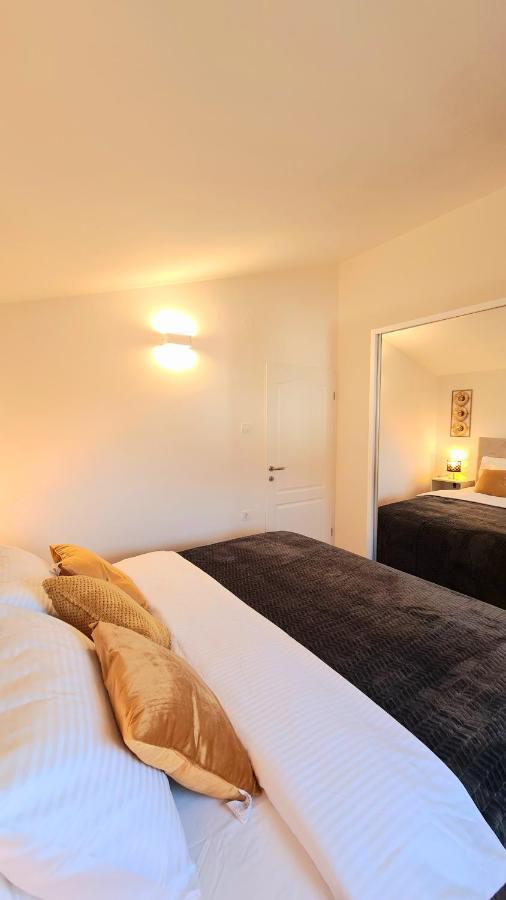 Family Oasis Apartment Zukve วรซี ภายนอก รูปภาพ
